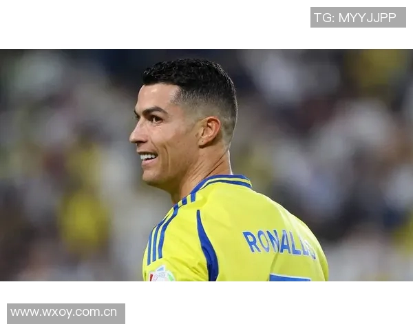 昔日队友重聚回忆C罗与卡雷拉斯内马尔与埃基蒂克梅西与西蒙斯的传奇故事