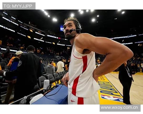 亚当斯替补出战12分钟表现神勇四投全中贡献8分2板2助 亚当斯替补出战12分钟表现神勇四投全中贡献8分2板2助