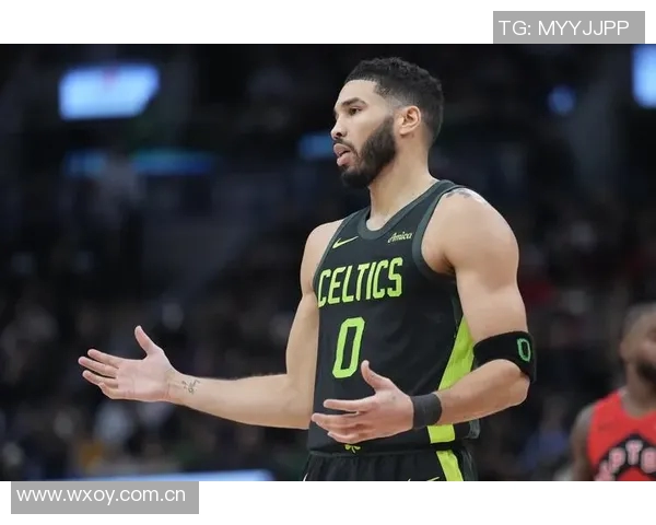 浓眉半场表现低迷仅得6分2板1助正负值全队最低引发关注