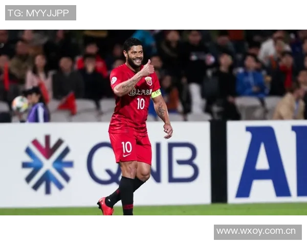 李刚仁手球送点球机会布雷斯特点球滑倒错失良机