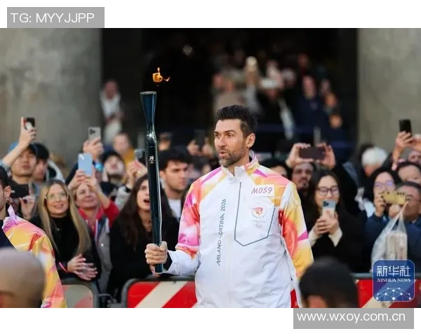 巩晓彬即将启程前往意大利罗马担任米兰冬奥会火炬手展现中国风采