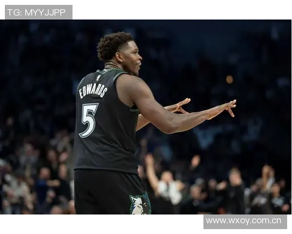 爱德华兹表现惊艳19投10中砍下33分并罚球14中11助球队取得胜利