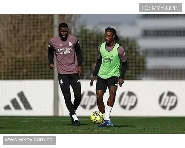 皇马今日训练吸引琼阿梅尼贝林厄姆巴尔韦德等球星参与 皇马今日训练吸引琼阿梅尼贝林厄姆巴尔韦德等球星参与
