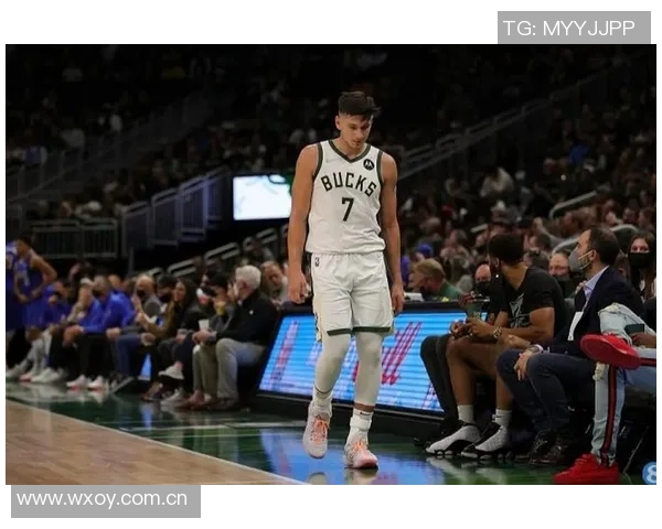 格雷森阿伦状态火热近三场场均24分助攻和抢断表现抢眼正负值高达19 格雷森阿伦状态火热近三场场均24分助攻和抢断表现抢眼正负值高达19