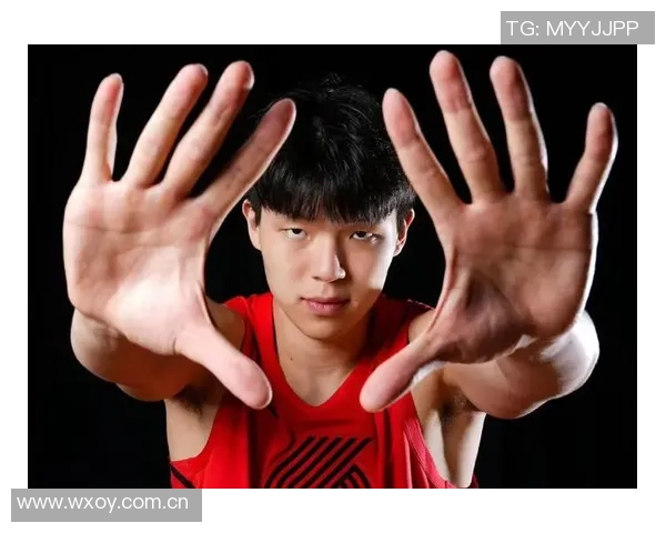 希望杨瀚森在比赛中提升细节管理能力以减少犯规次数