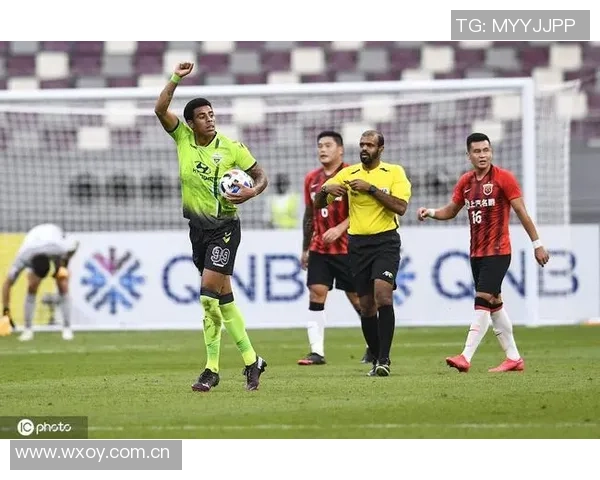 普理查德半场表现活跃贡献13分还抢下3个前场板送出4次助攻