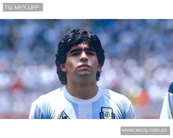阿根廷队深情怀念马拉多纳：你永远活在我们心中每一天