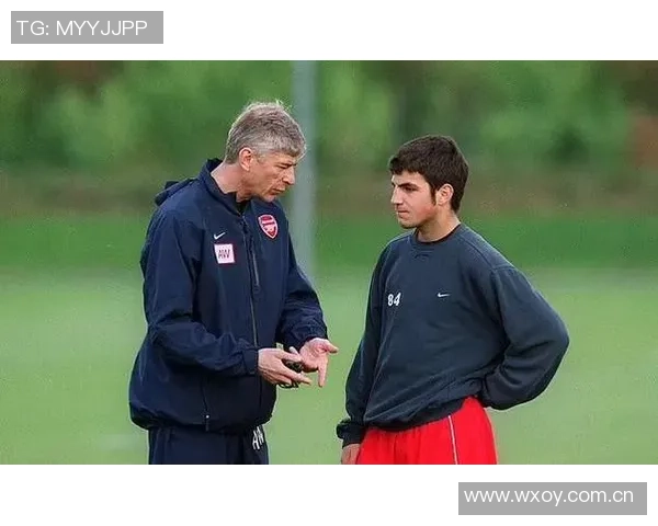 前拳王谈贝林厄姆承受压力呼吁关注其场上表现与成长潜力