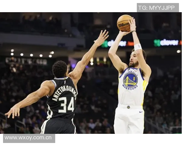 克莱上半场状态低迷仅得5分三分球命中率惨淡