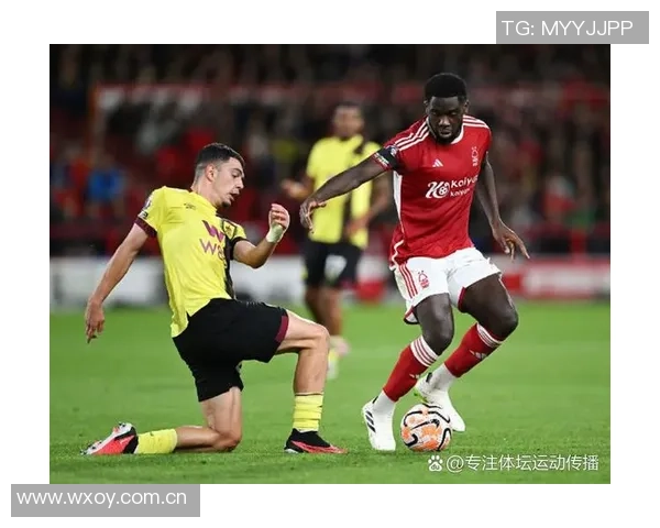 激烈对抗阿门与老六展开激烈搏斗双方互不相让引发冲突与争议