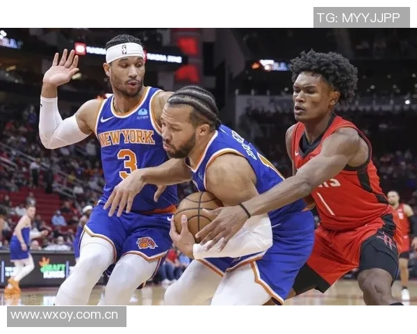 克尼佩尔上半场表现惊艳四号秀10中6三分5中3轻松砍下17分4板2助 克尼佩尔上半场表现惊艳四号秀10中6三分5中3轻松砍下17分4板2助